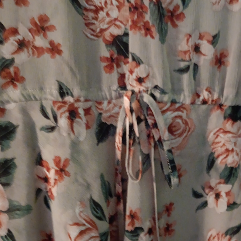 Torrid Size 5 Top - Picture 2 of 3